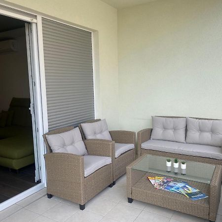 Modern New Apartment In Makarska Exterior photo